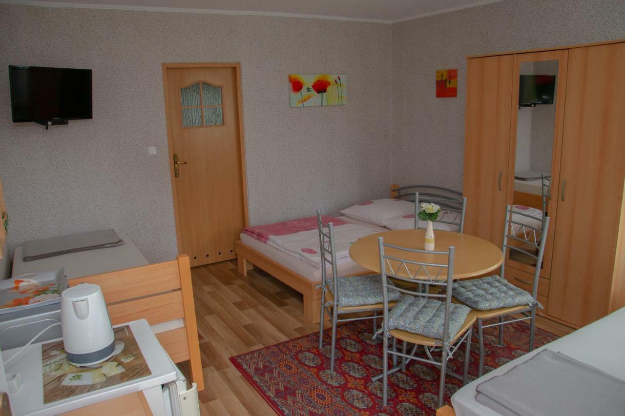 Zielona Okiennica Chillout Leilighet Chłopy Eksteriør bilde